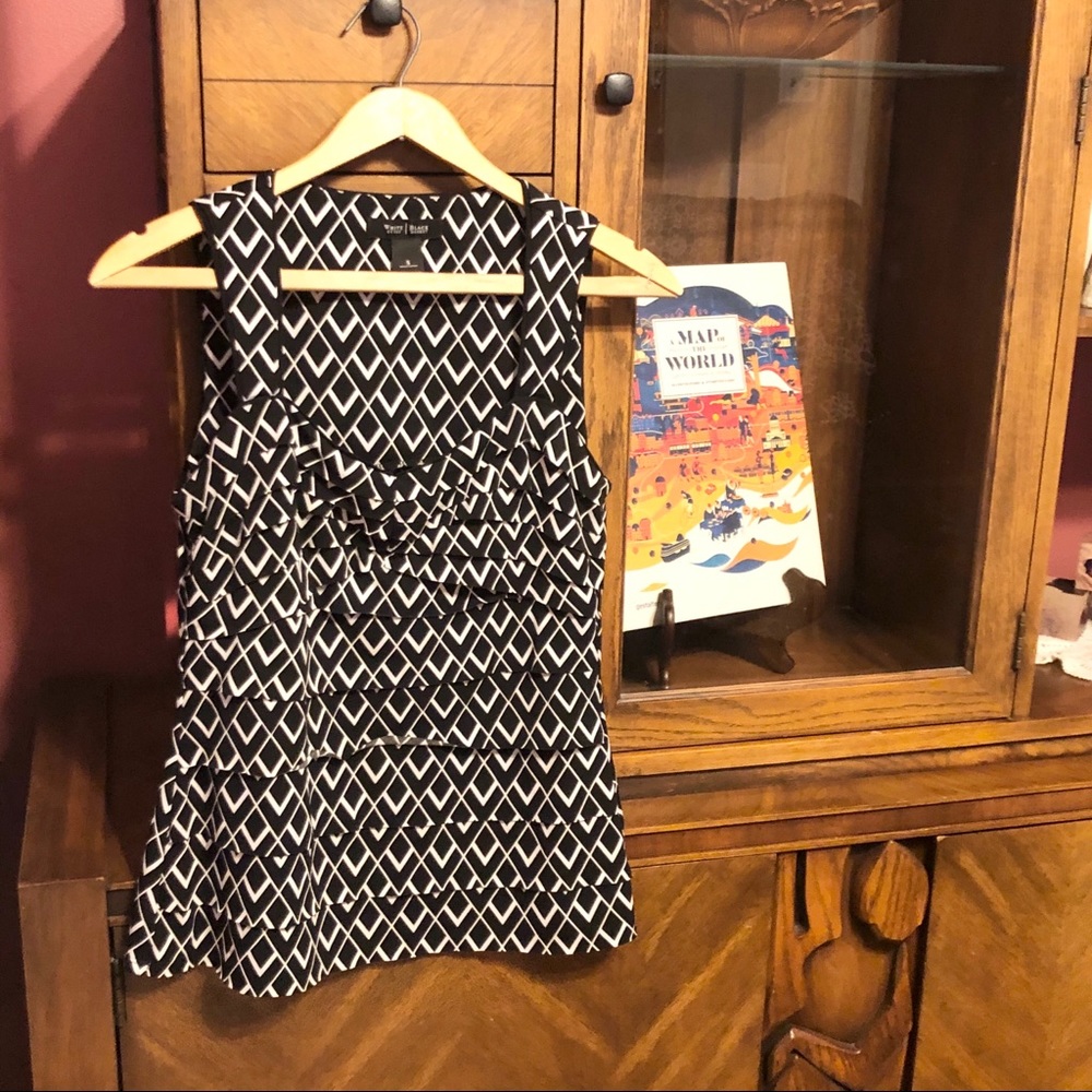 Black & White Sleeveless Blouse Sexy Framed Breast